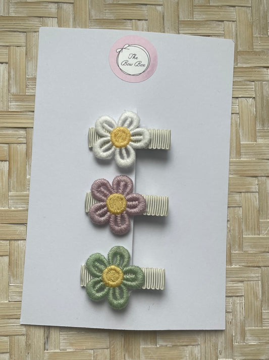 Flower fringe clip