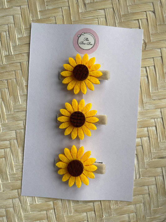 Sunflower fringe clip